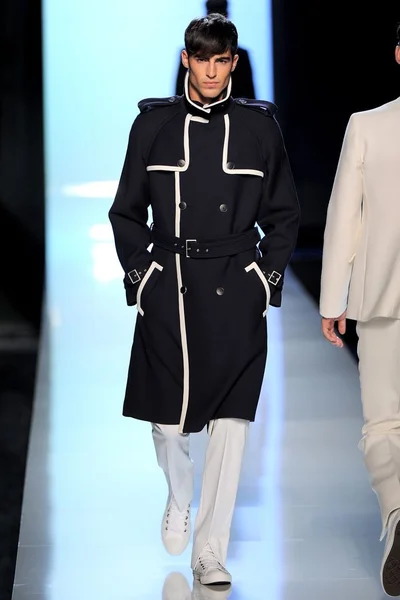Look 7